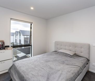 Modern two bedroom home! - Photo 4