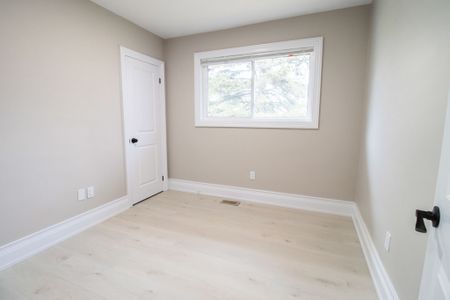 **ALL INCLUSIVE** Stunning main unit in St. Catharines!! - Photo 5