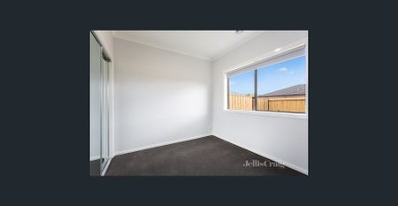 Beautiful Home in Kingsfield Estate - Photo 5