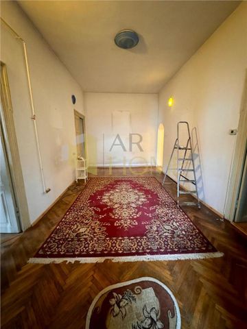 Casa 4 camere plus dependinte in Ploiesti, zona ultracentra - Fotografie 4