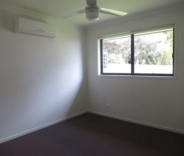 Three air conditioned bedrooms and Three bathrooms. - Photo 3