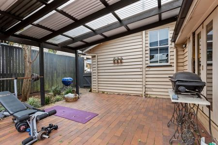 93 MacKenzie Street, East Toowoomba QLD 4350 - House For Rent | Domain - Photo 2