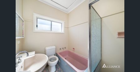 Spacious 3-Bedroom Brick Home - Photo 4