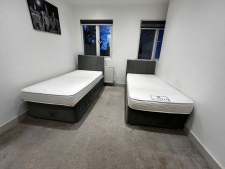 3 Bed Flat, Finchley Road, NW11 - Photo 5