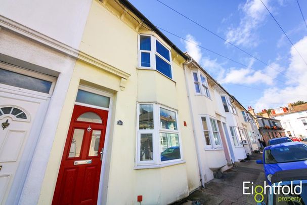 4 bedroom terraced house to rent - Photo 1