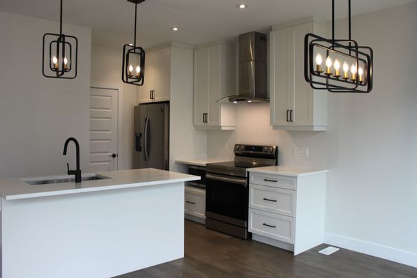 For Lease - 1820 Canvas Way Unit# 17, London North, Ontario - Photo 1