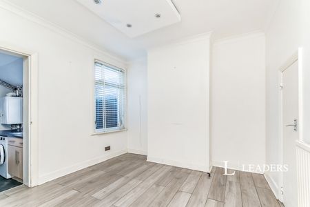 2 bedroom house to rent Guildford Road, Croydon, CR0 - Photo 4