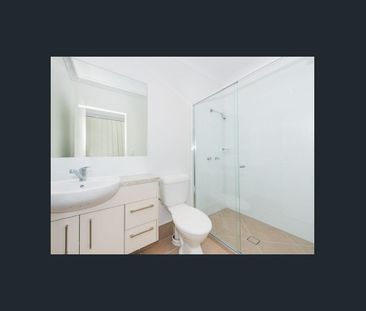 Modern 1 Bedroom Duplex - Photo 1