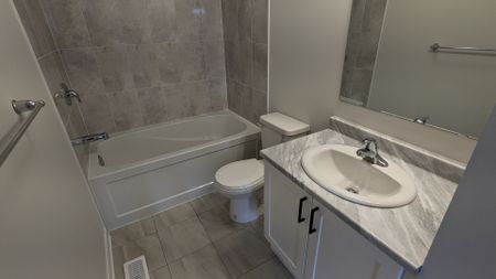 For Lease - 76 Franchise Private, Kanata, Ontario - Photo 4