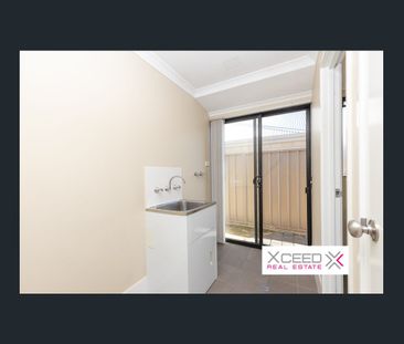 Modern Family Living Karnup - Photo 6