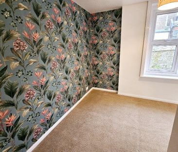 St Marys Road, Eastbourne - One-Bedroom Flat - Photo 2