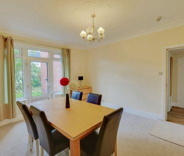 4 bedroom semi-detached house to rent - Photo 3