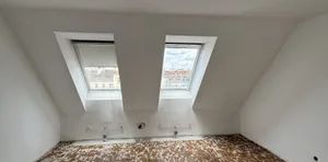 1030! ERSTBEZUG NACH SANIERUNG: 4-Zimmer-DG-Maisonette mit Terrasse ab Oktober 26! - Photo 2