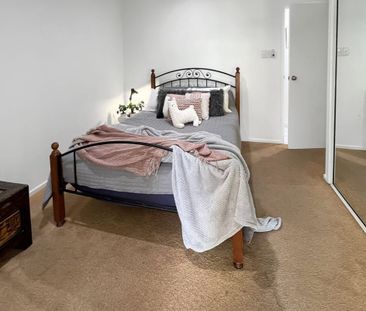 LARGE FAMILY HOME, IN SOUGHT AFTER CLIFTON BEACH! - Photo 6