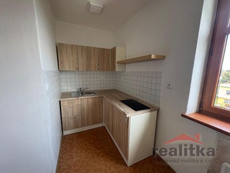 Pronájem bytu 1+kk 28 m2 - Fotografie 2