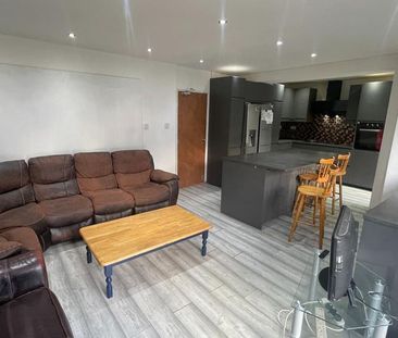 5 bedroom semi-detached house to rent - Photo 1