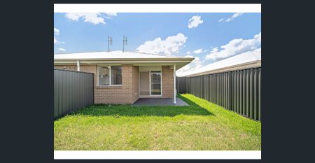 LOW-MAINTENANCE DUPLEX CLOSE TO SCHOOL & BIKE PATH - Photo 5