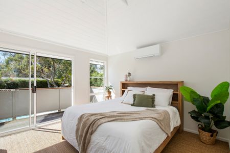 Stunning 4 Bedroom Home with Sparkling Pool - Photo 5