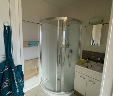 Close to town centre - Photo 4