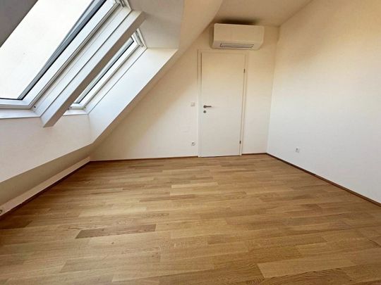 ERSTBEZUG, DACHGESCHOSS, klimatisierte 82 m2 Neubau mit Balkon, Wohnküche, 2 Zimmer, Wannenbad, Parketten, Augarten - Photo 1