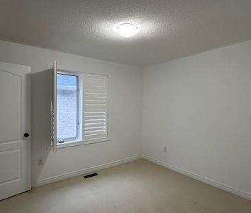 For Lease - 4 Blue Meadow Court, Markham, Ontario - Photo 2