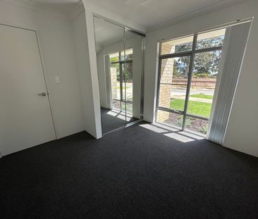 Stylish & Modern Living - Photo 3