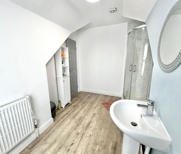 1 bedroom in a house share to rent - Photo 6