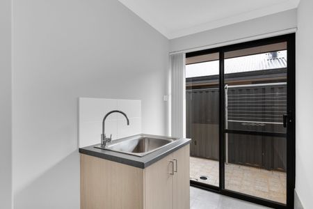 Four Bedroom Family Home in Byford - Photo 3