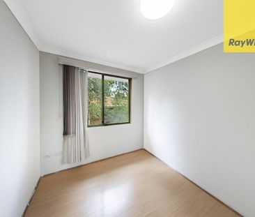 Spacious & Light-Filled Apartment in a Prime Parramatta Location - Photo 3