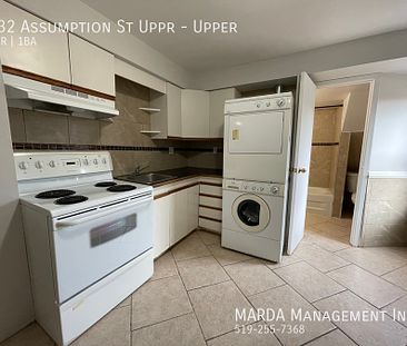 SPACIOUS 2 BED/1BATH UPPER UNIT! + HYDRO & WATER - Photo 6