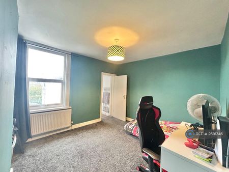 2 bedroom terraced house to rent - Photo 5