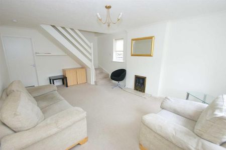 2 bedroom semi-detached house to rent - Photo 4