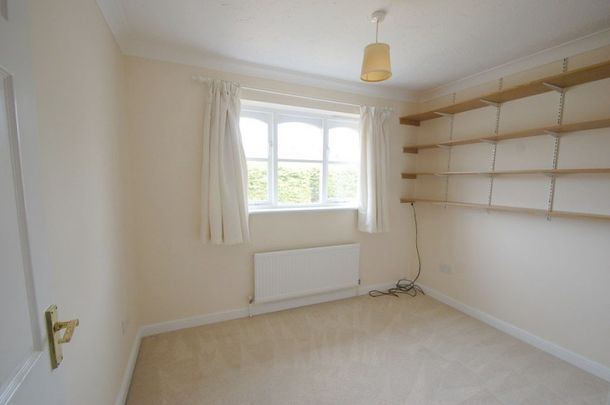 White Hart Close, Chalfont St Giles, Buckinghamshire,HP8 - Photo 1