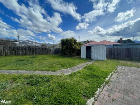 Newly Renovated Home in the Heart of Glenorchy - Photo 5