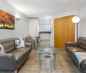 2 bedroom flat to rent - Photo 2