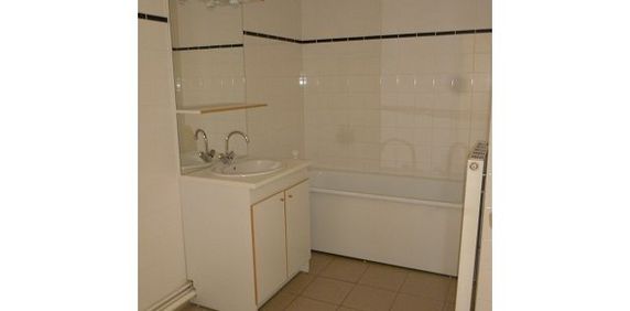 Location Appartement 2 pièces 49m² CAMBRAI 59400 - Photo 2