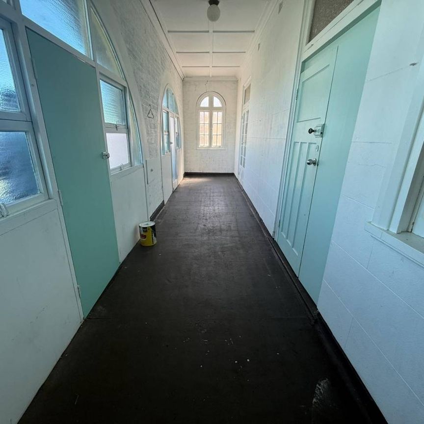 BIG UPSTAIRS FLAT WITH RECENT RENOVATIONS - Photo 1