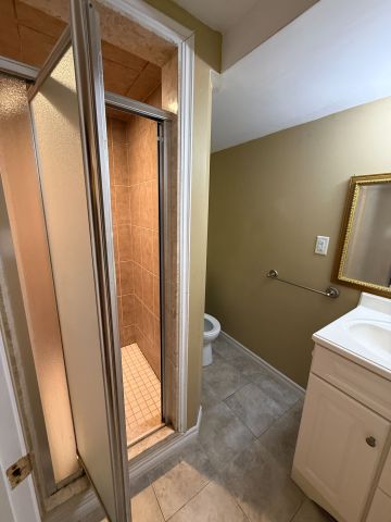 For Lease - 4 Ridgemore Crescent, Brampton, Ontario - Photo 4