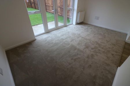 3 bedroom end of terrace house to rent - Photo 5