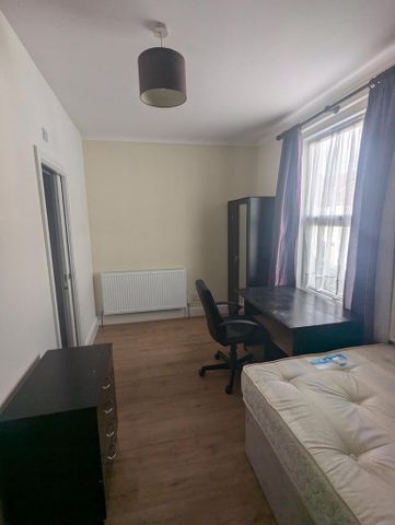 5 bedroom terraced house to rent - Photo 3