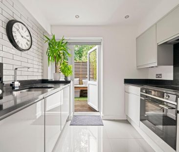 2 bedroom maisonette to rent - Photo 5