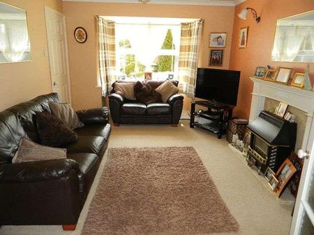 Wallace Wells Road, Burnham-on-sea, Somerset, TA8 - Photo 2