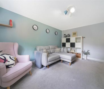 2 Bed Flat, Chatsworth Road, NW2 - Photo 1