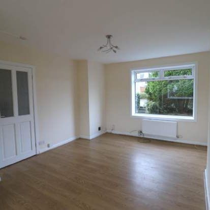 2 bedroom property to rent in Paisley - Photo 1