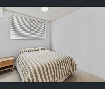 Renovated Unfurnished 2 Bedroom Unit - In the heart of Broadbeach - Photo 5