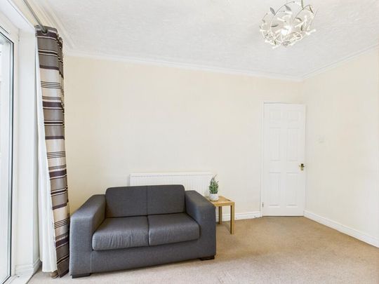 4 bedroom detached house to rent - Photo 1