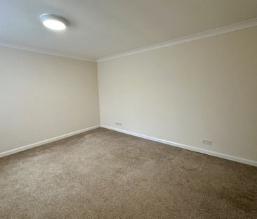 Ferry Lane - Photo 1