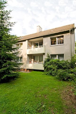 Demnächst,- neues Duschbad, tapeziert und gestrichen, 3,5 Zimmer mit Balkon - Foto 2