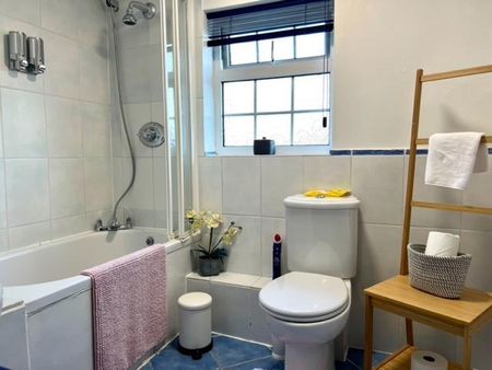 2 bedroom terraced house to rent - Photo 5