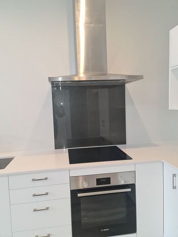 4 Bedrooms, 2 Bathrooms, Garage, Stunning Views!!! - Photo 4